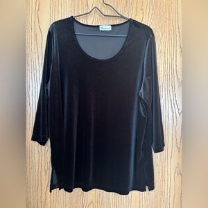 Weatherproof Velvet 3/4 Sleeve Tunic Top